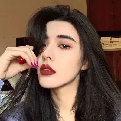 5个吓鬼的少年